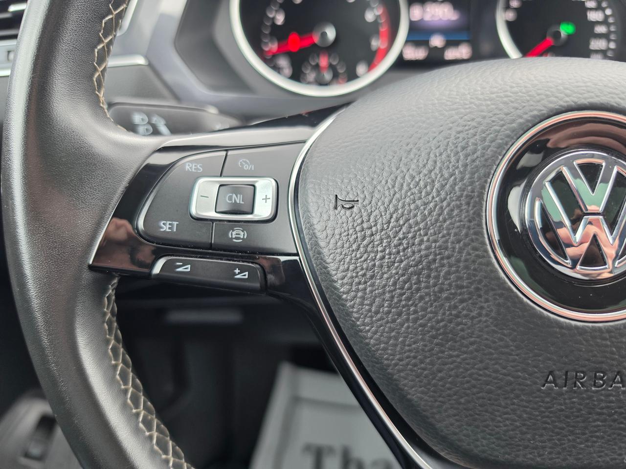2021 Volkswagen Tiguan Comfortline | VERY CLEAN Photo