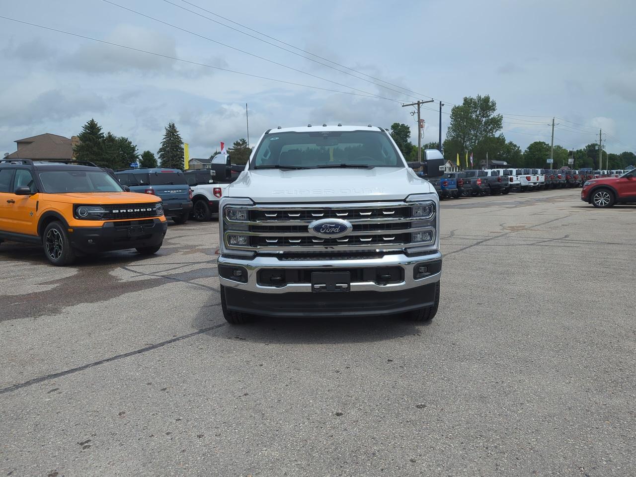 2026 Ford F-350 Lariat Crew Cab 4x4 Photo1