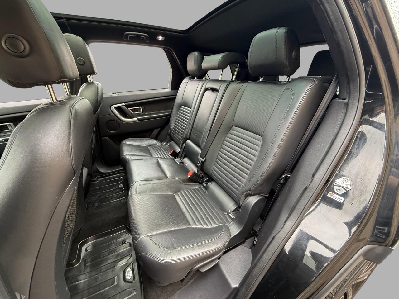 2016 Land Rover Discovery Sport HSE Luxury Photo