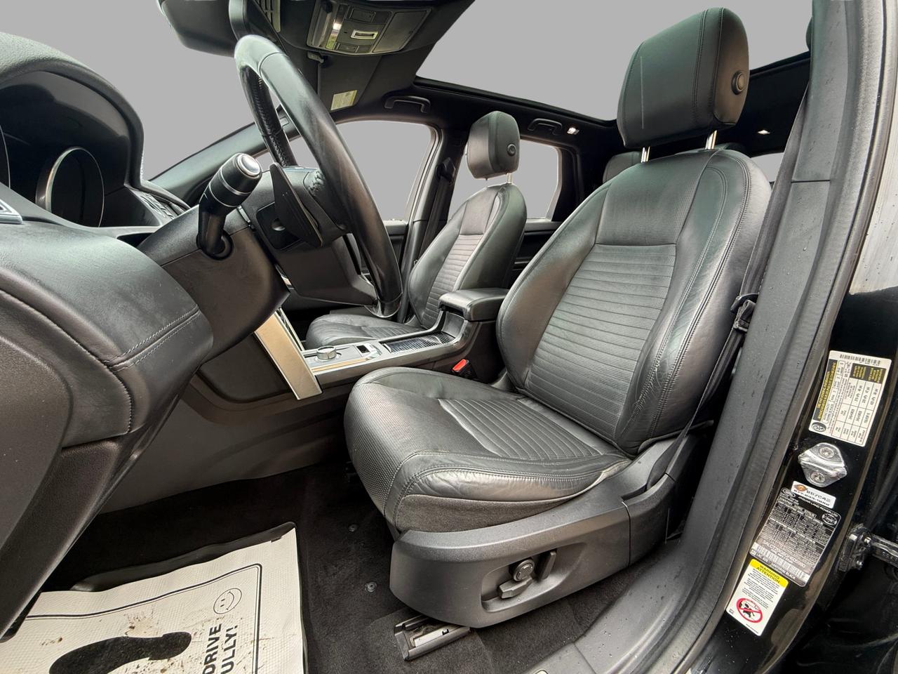 2016 Land Rover Discovery Sport HSE Luxury Photo