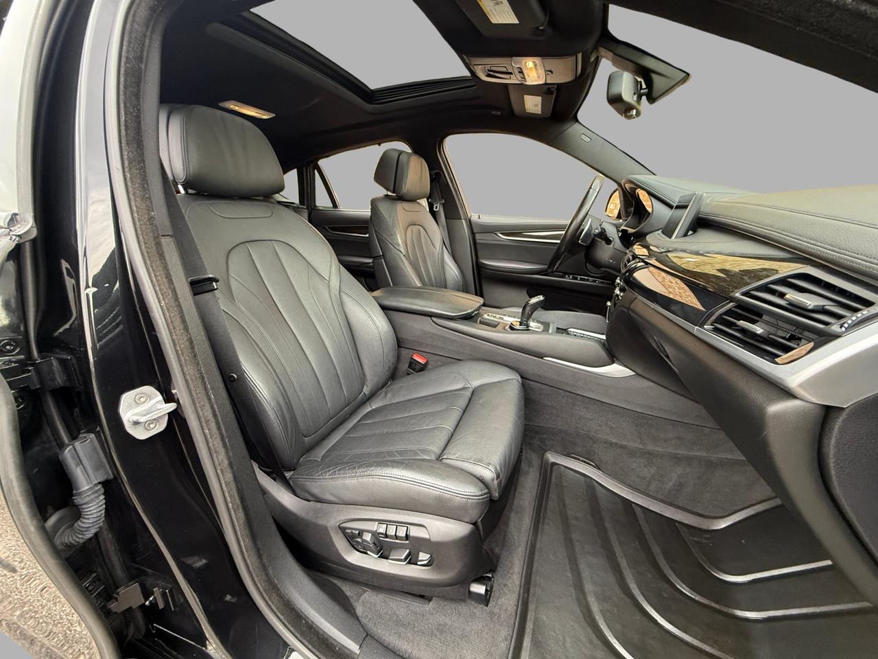 2016 BMW X6 AWD 4DR XDRIVE35I Photo