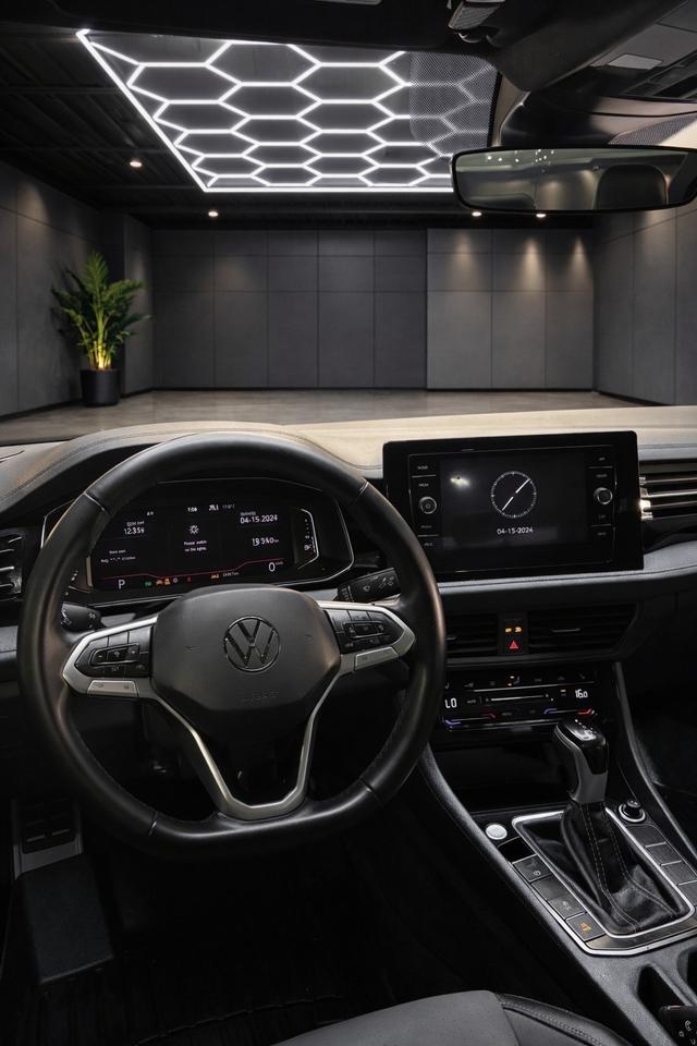 2025 Volkswagen Jetta SPORT Photo