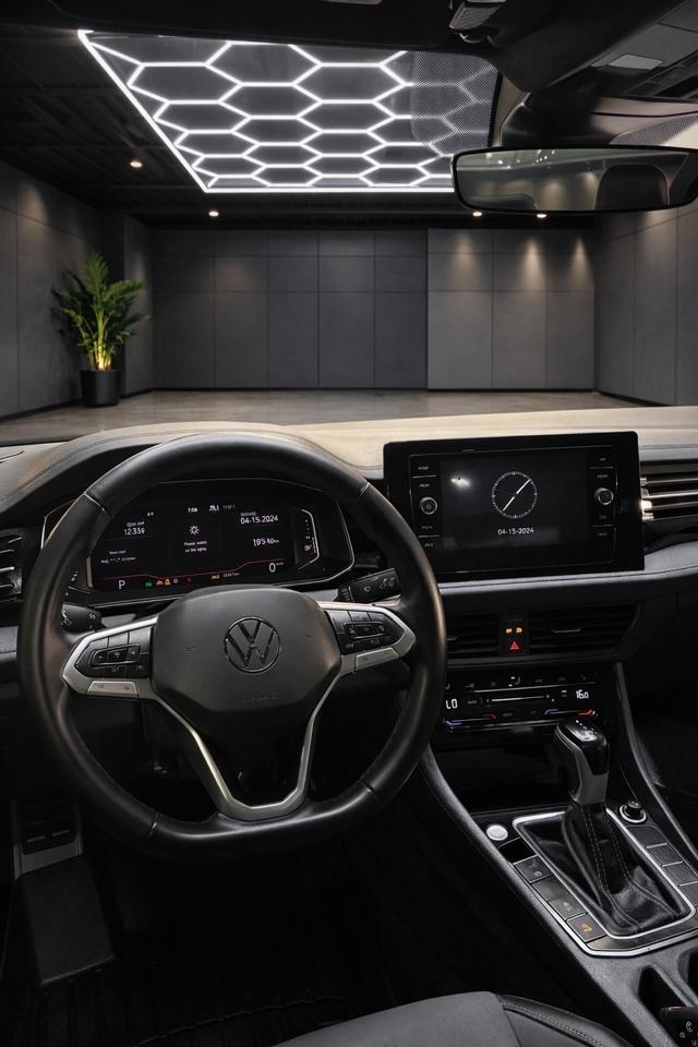 2025 Volkswagen Jetta SPORT Photo