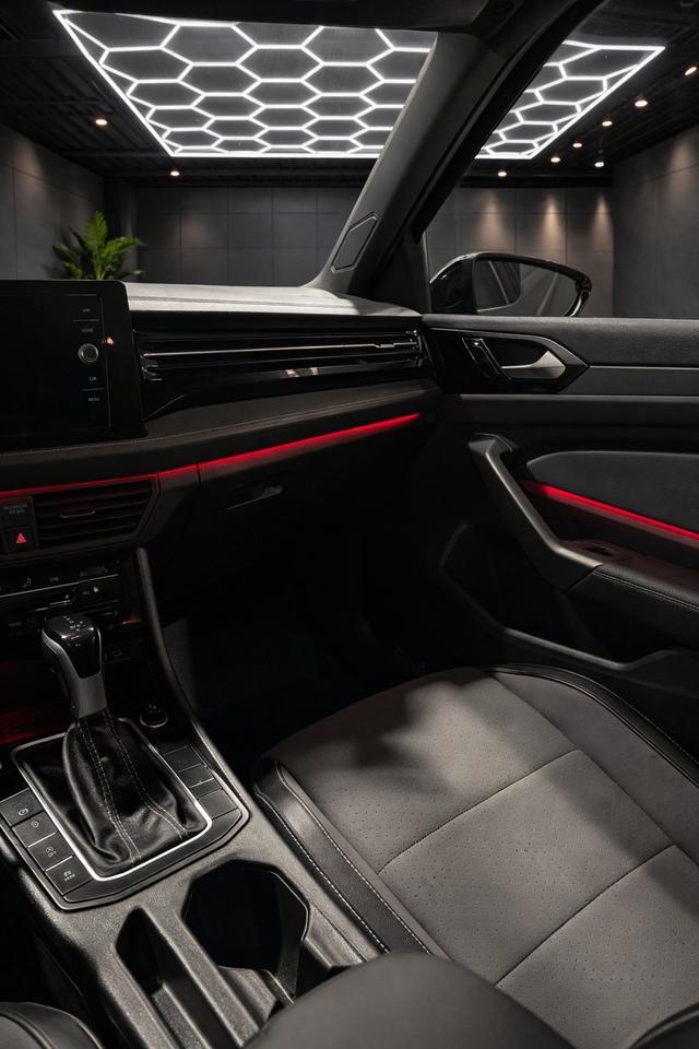 2025 Volkswagen Jetta SPORT Photo