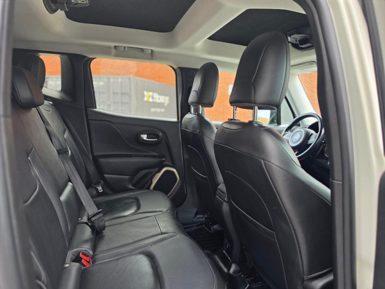 2017 Jeep Renegade 4WD LIMITED-REMOVABLE ROOF-LOADED Photo