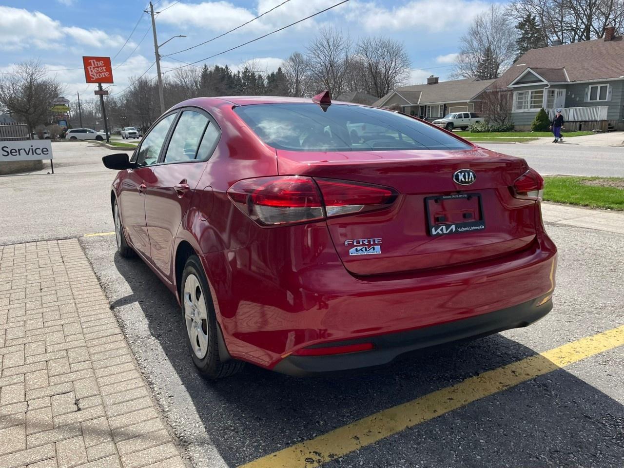 2017 Kia Forte 4dr Sdn Auto LX Photo