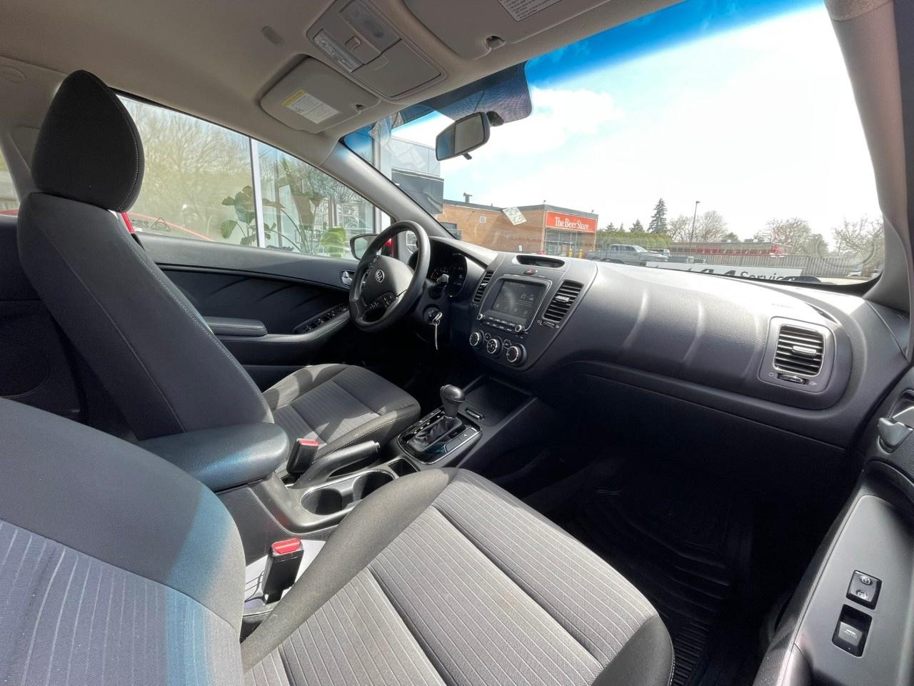 2017 Kia Forte 4dr Sdn Auto LX Photo