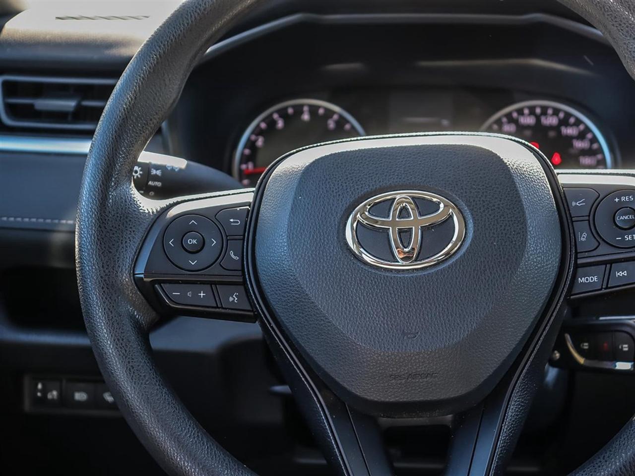 2020 Toyota RAV4 LE FWD Photo