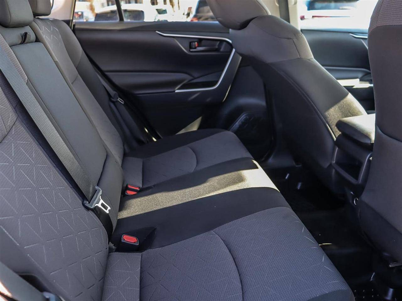 2020 Toyota RAV4 LE FWD Photo