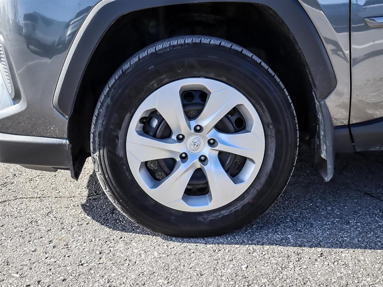 2020 Toyota RAV4 LE FWD Photo