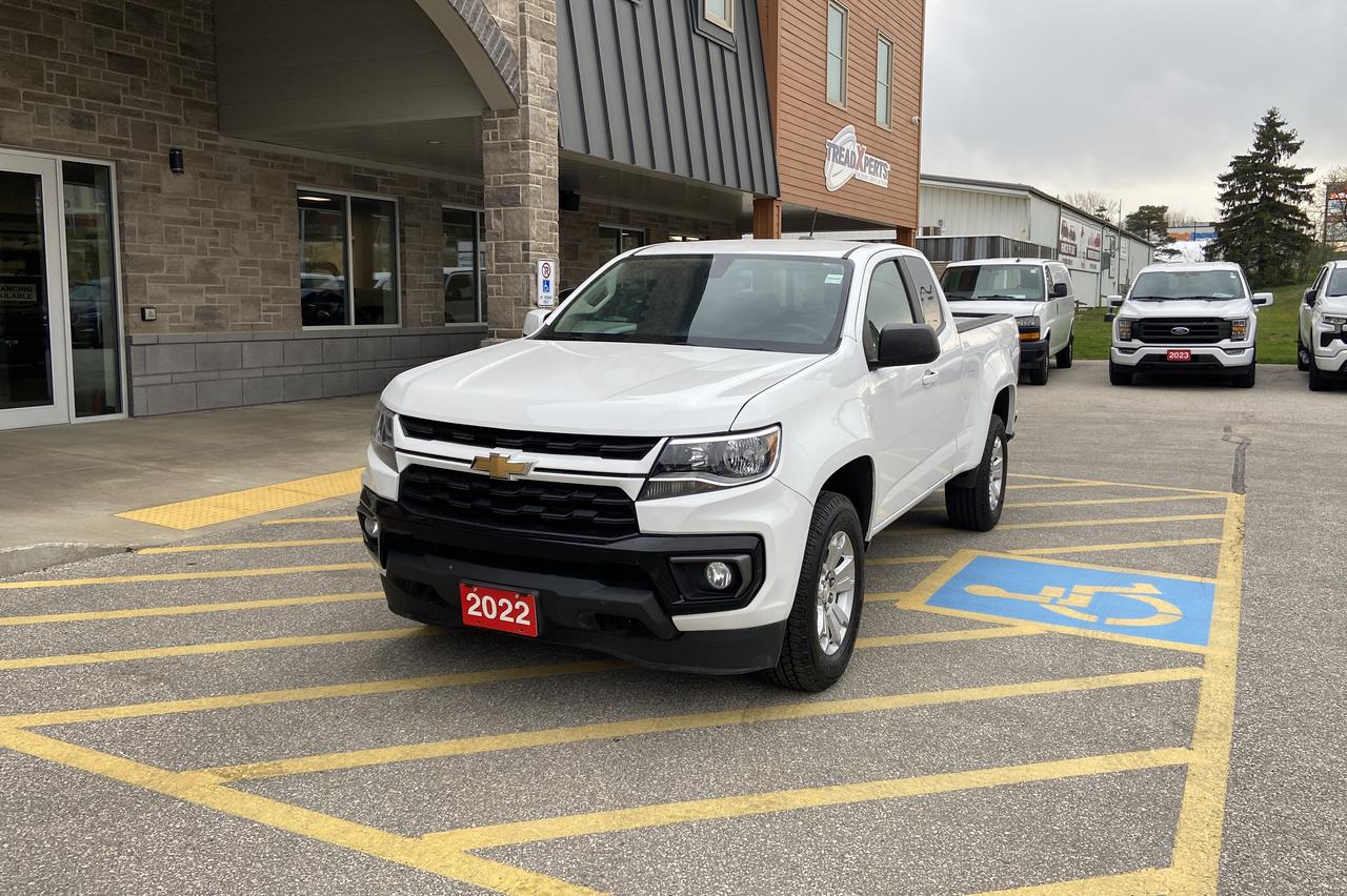 2022 Chevrolet Colorado 4WD LT Photo2