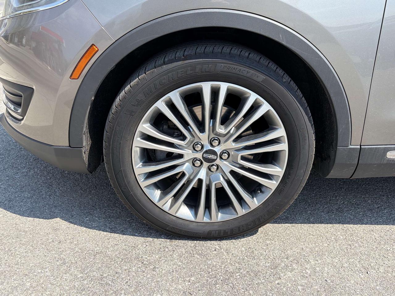2017 Lincoln MKX AWD 4DR RESERVE Photo