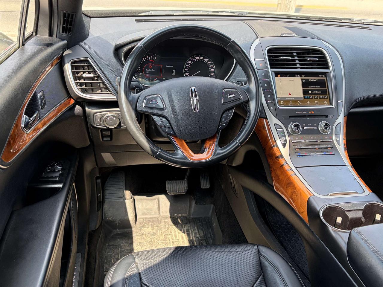 2017 Lincoln MKX AWD 4DR RESERVE Photo