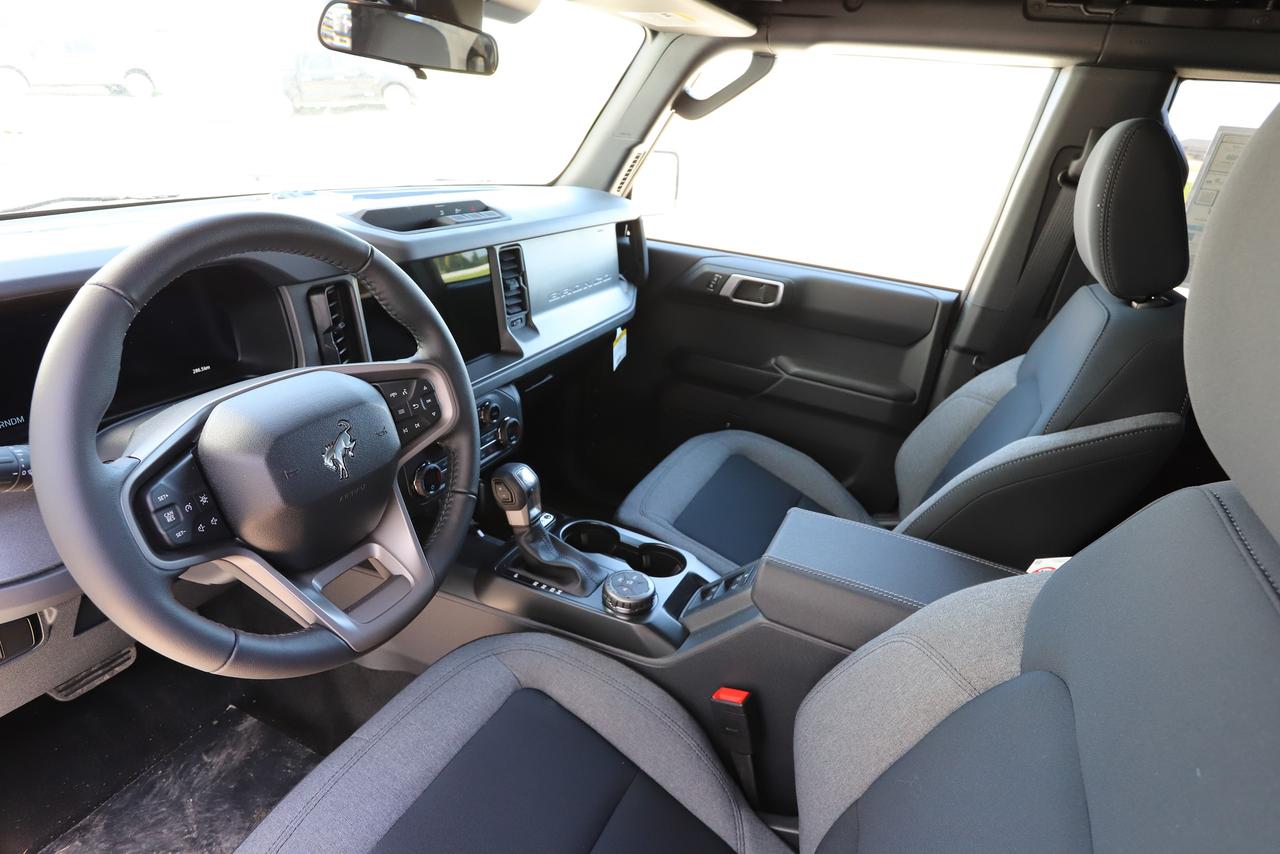 2026 Ford Bronco Big Bend 4 Door 4x4 Photo