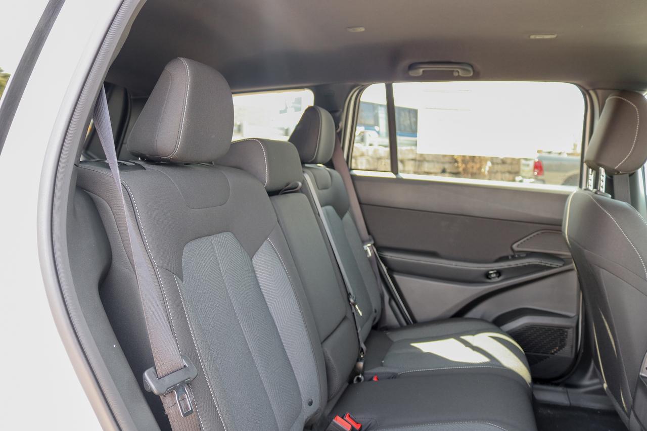 2026 Jeep Cherokee LAREDO 4x4 Photo
