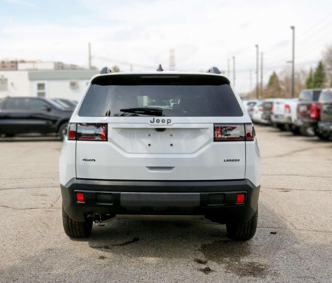 2026 Jeep Cherokee LAREDO 4x4 Photo
