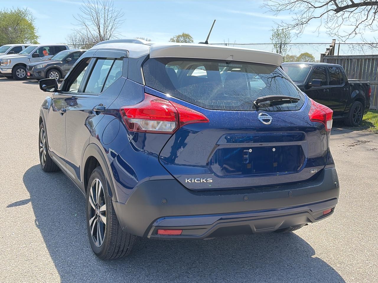 2021 Nissan Kicks SR, CLEAN CARFAX, HEATED LEATHER, LOW MILEAGE! - Photo #4