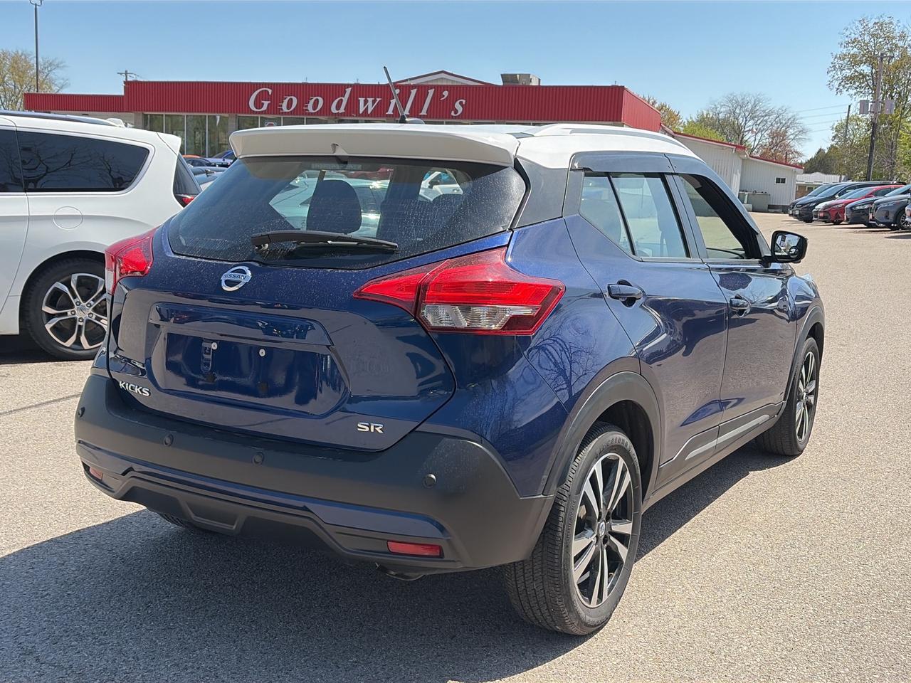 2021 Nissan Kicks SR, CLEAN CARFAX, HEATED LEATHER, LOW MILEAGE! - Photo #7
