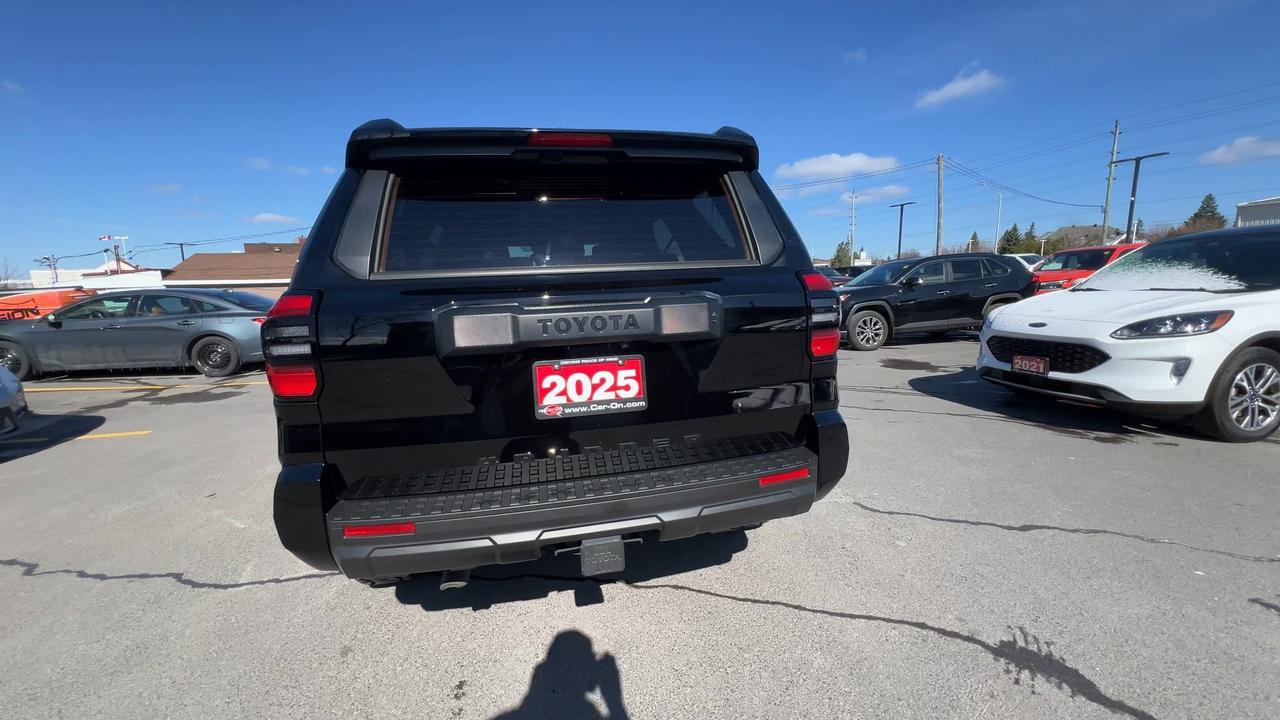 2025 Toyota 4Runner 4X4 |7-PASS |HTD SEATS | CARPLAY |ALLOYS | TOW PKG Photo