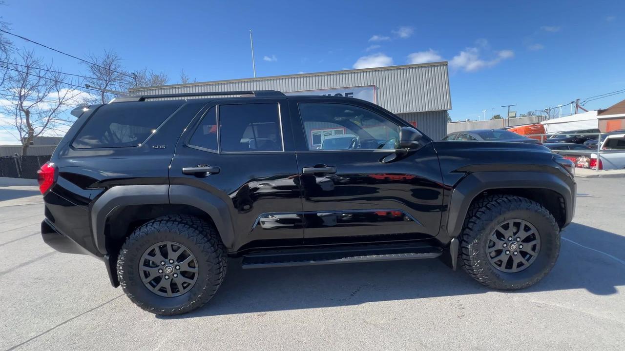 2025 Toyota 4Runner 4X4 |7-PASS |HTD SEATS | CARPLAY |ALLOYS | TOW PKG Photo