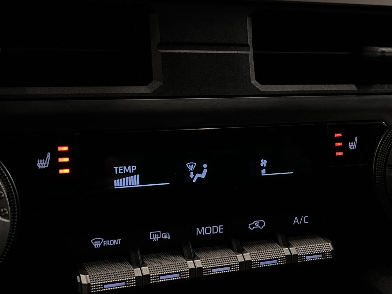 2025 Toyota 4Runner 4X4 |7-PASS |HTD SEATS | CARPLAY |ALLOYS | TOW PKG Photo