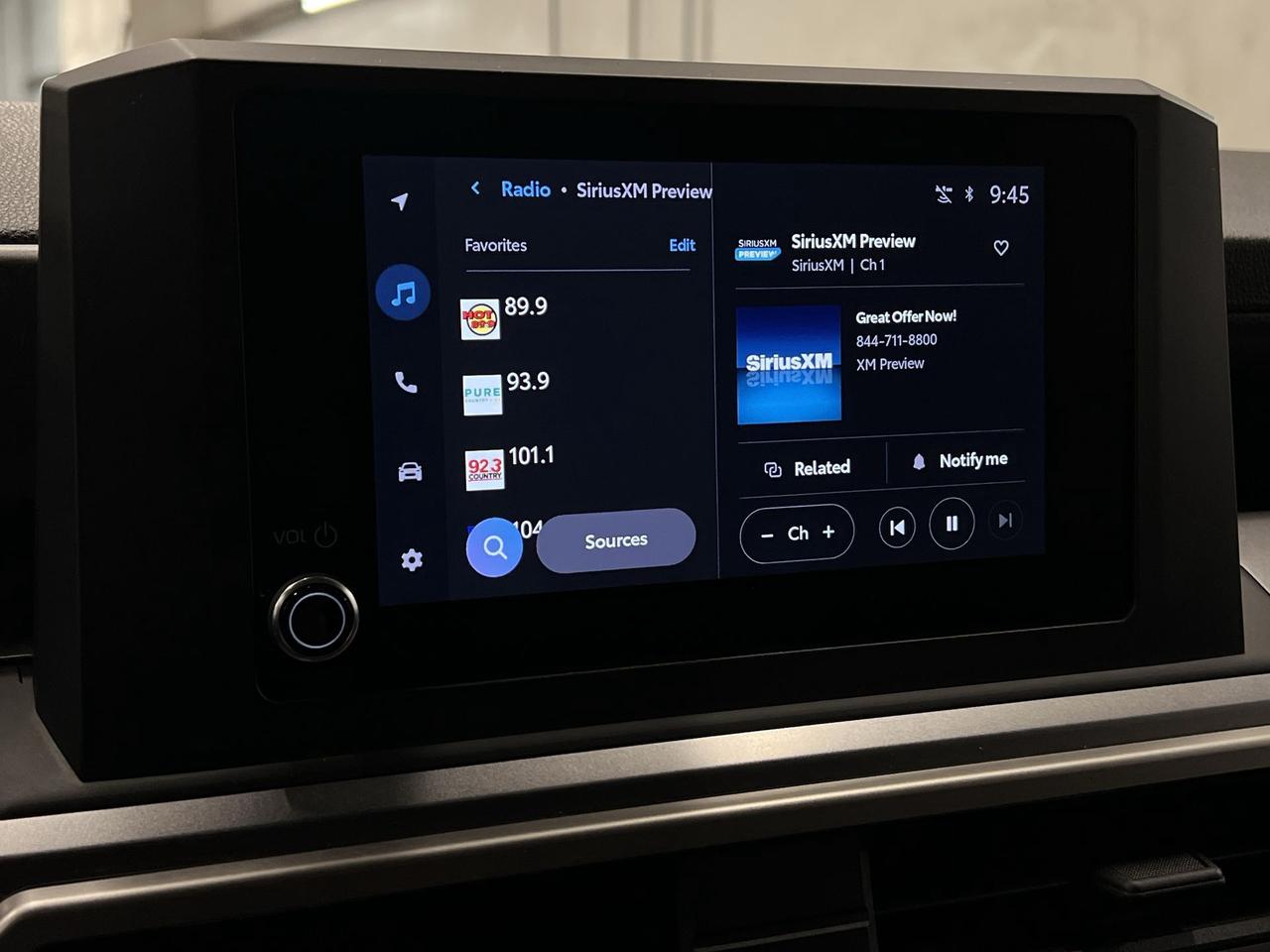 2025 Toyota 4Runner 4X4 |7-PASS |HTD SEATS | CARPLAY |ALLOYS | TOW PKG Photo