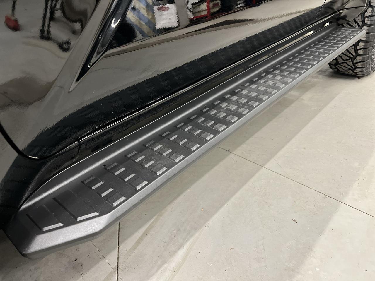 2025 Toyota 4Runner 4X4 |7-PASS |HTD SEATS | CARPLAY |ALLOYS | TOW PKG Photo