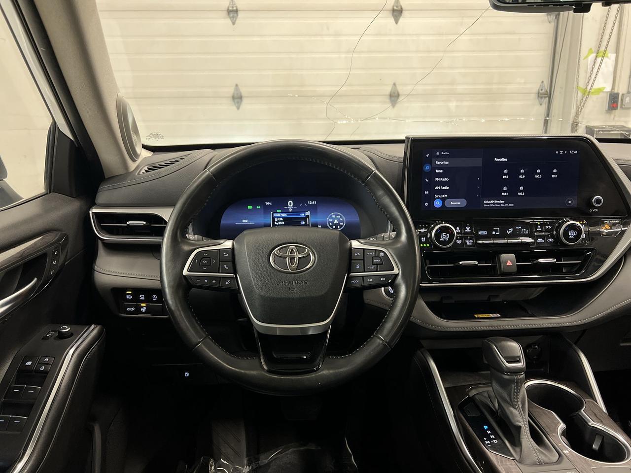 2023 Toyota Highlander PLATINUM AWD | 7-PASS | COOLED LEATHER |PANO ROOF Photo