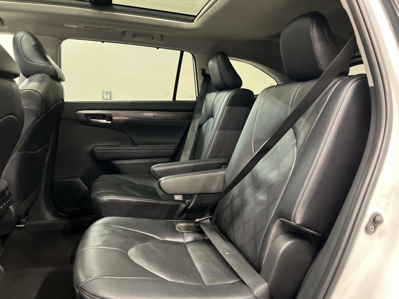 2023 Toyota Highlander PLATINUM AWD | 7-PASS | COOLED LEATHER |PANO ROOF Photo