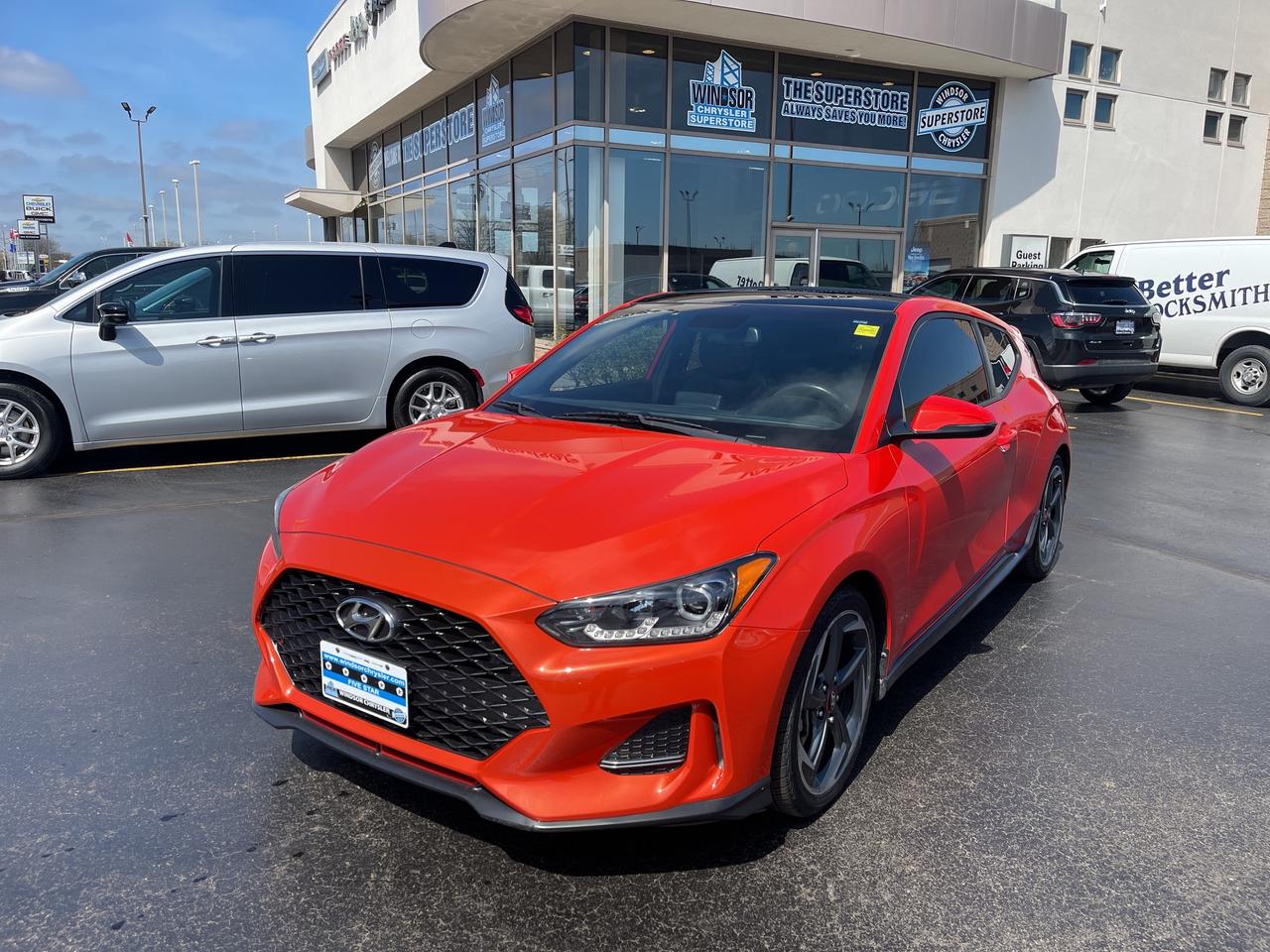 2020 Hyundai Veloster SUNROOF / LEATHER / BLUETOOTH Photo0