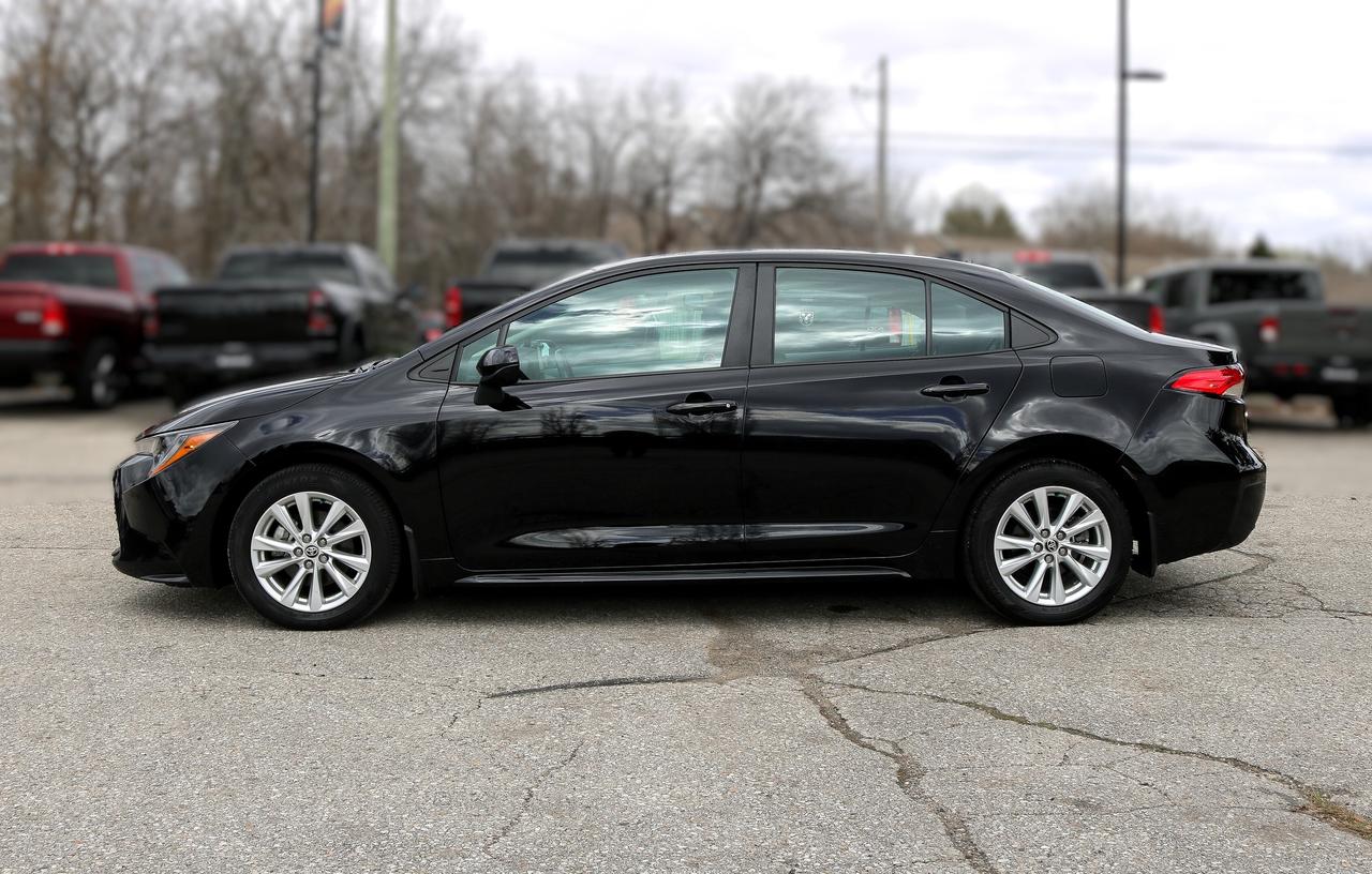2023 Toyota Corolla LE CVT | SUNROOF | HEATED SEATS | BLIND SPOT | Photo