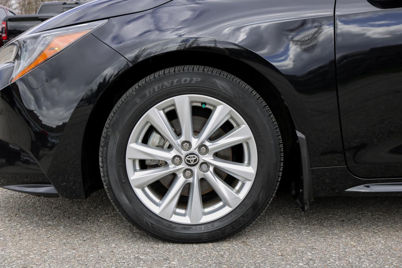 2023 Toyota Corolla LE CVT | SUNROOF | HEATED SEATS | BLIND SPOT | Photo