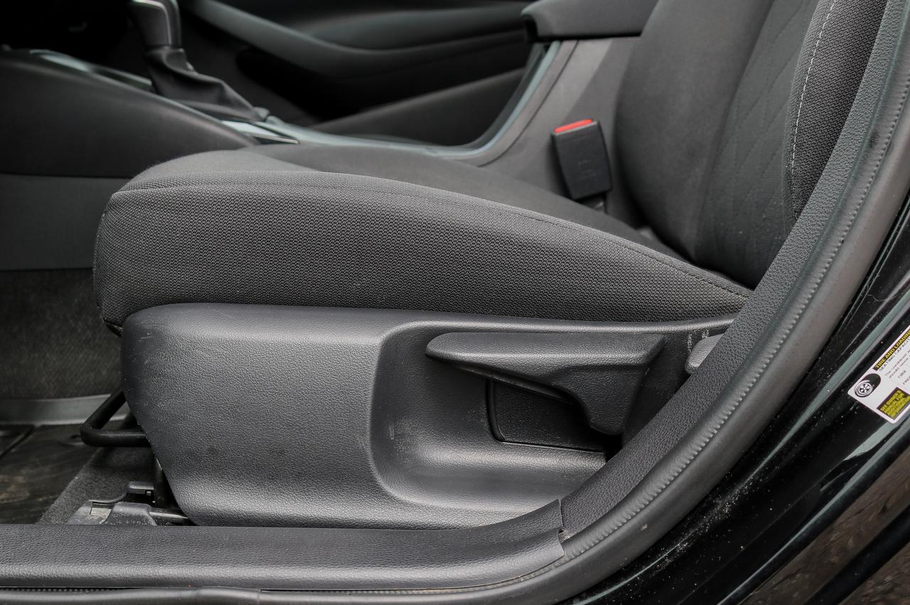 2023 Toyota Corolla LE CVT | SUNROOF | HEATED SEATS | BLIND SPOT | Photo