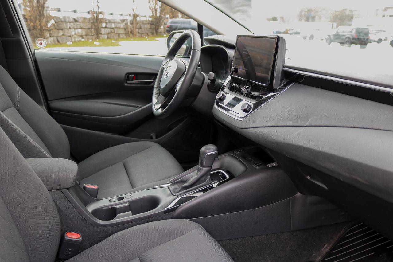 2023 Toyota Corolla LE CVT | SUNROOF | HEATED SEATS | BLIND SPOT | Photo