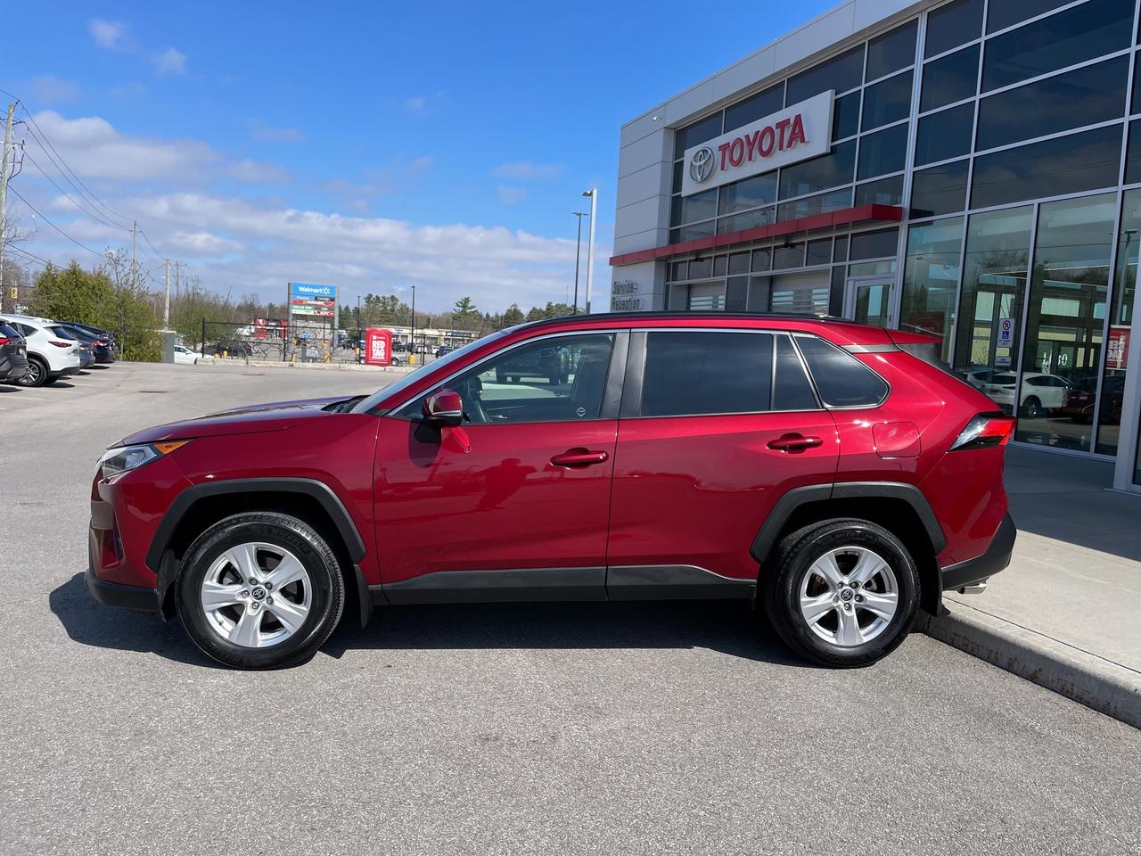 2021 Toyota RAV4 XLE Photo