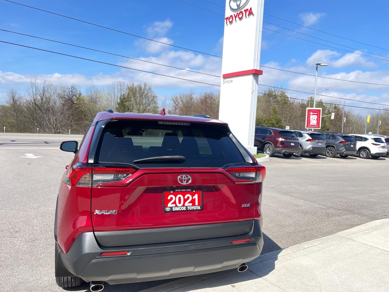 2021 Toyota RAV4 XLE Photo