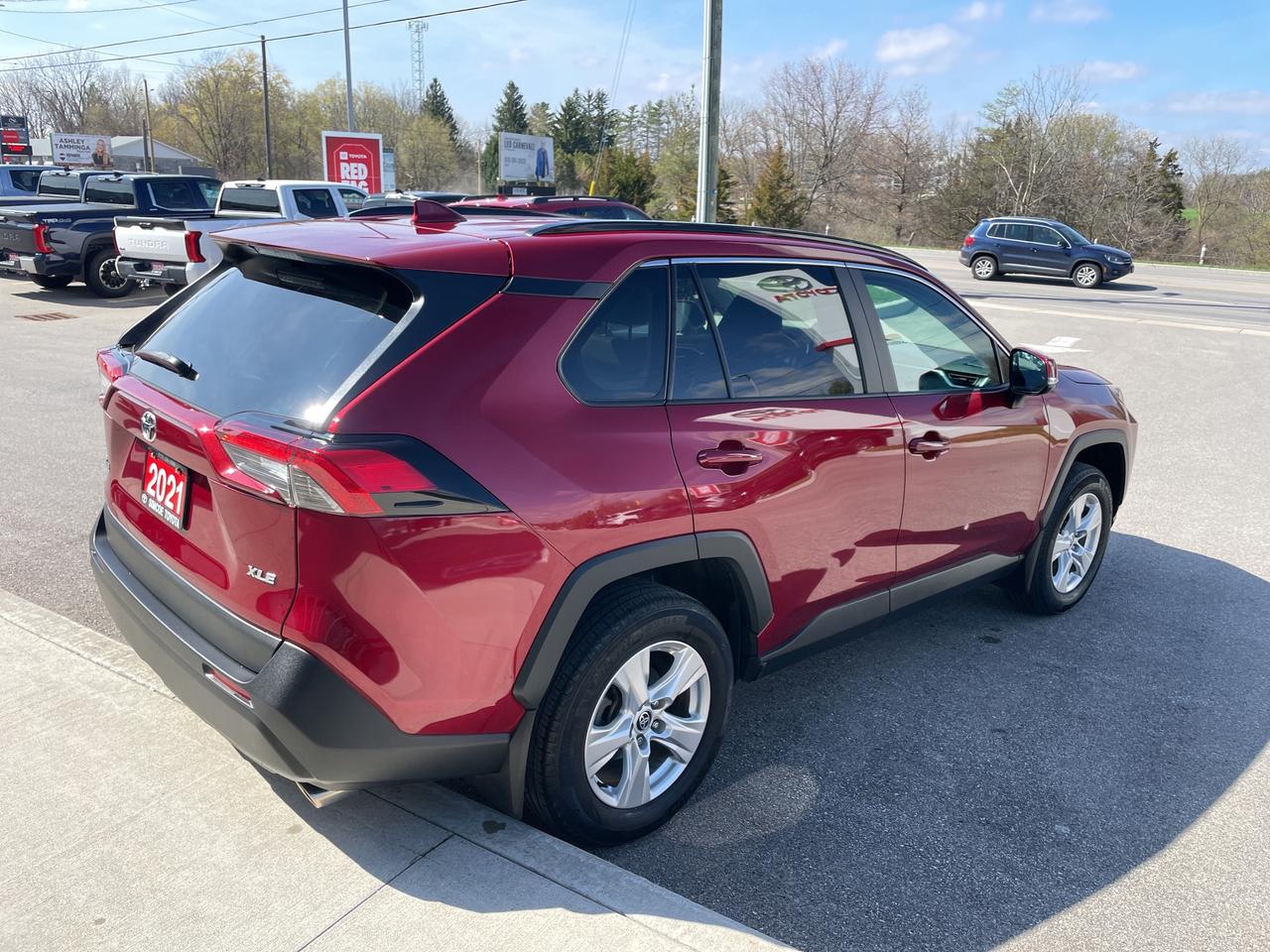 2021 Toyota RAV4 XLE Photo