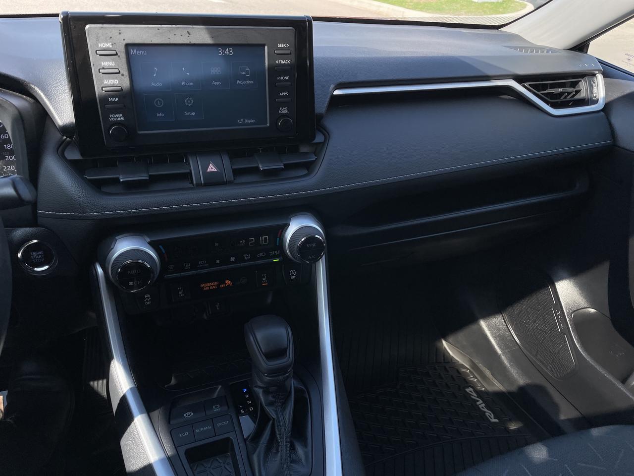 2021 Toyota RAV4 XLE Photo