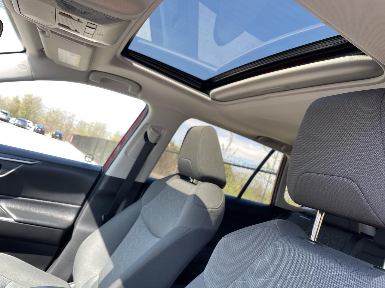 2021 Toyota RAV4 XLE Photo