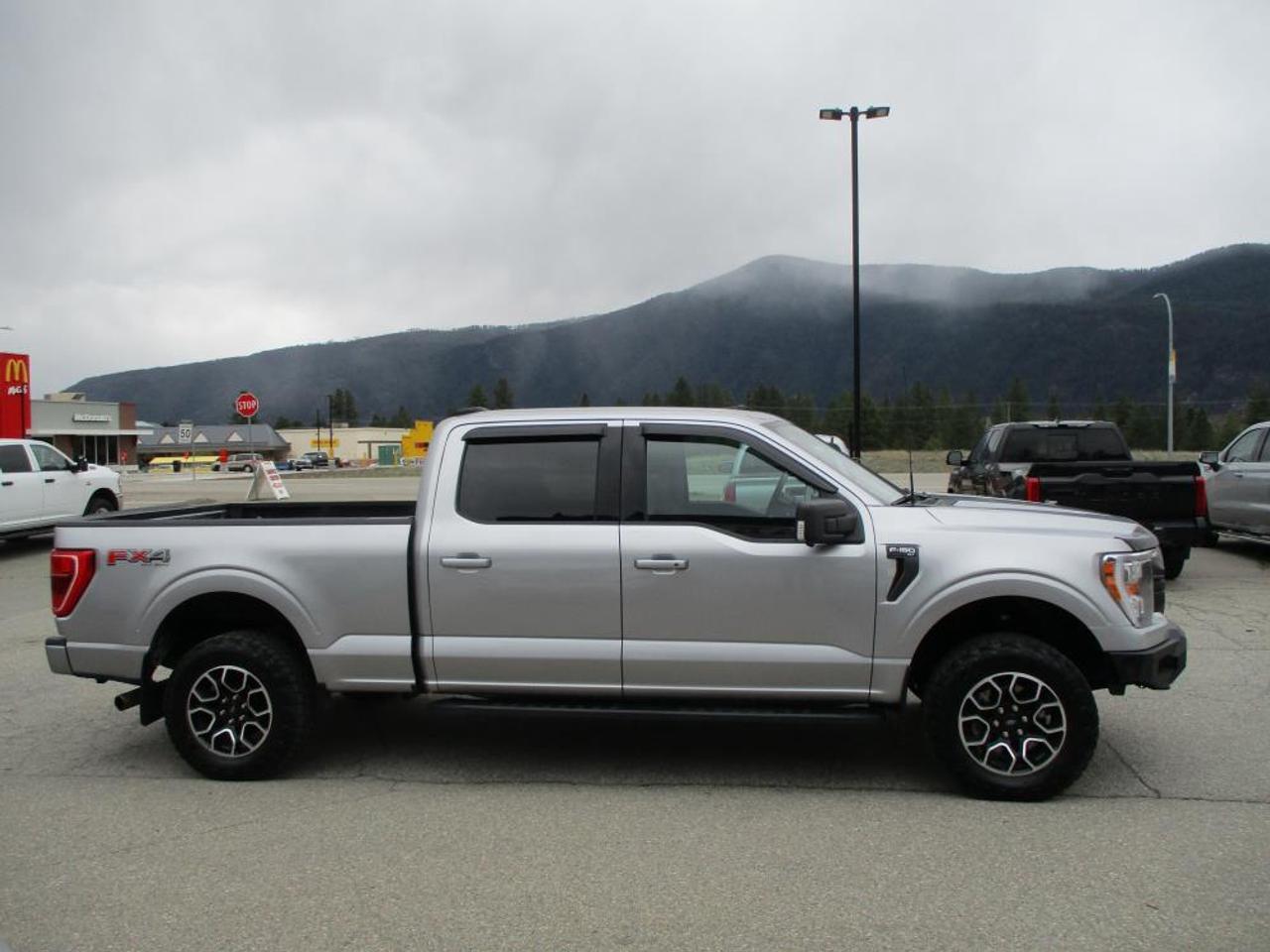 2022 Ford F-150 XLT 302A 4X4 Photo