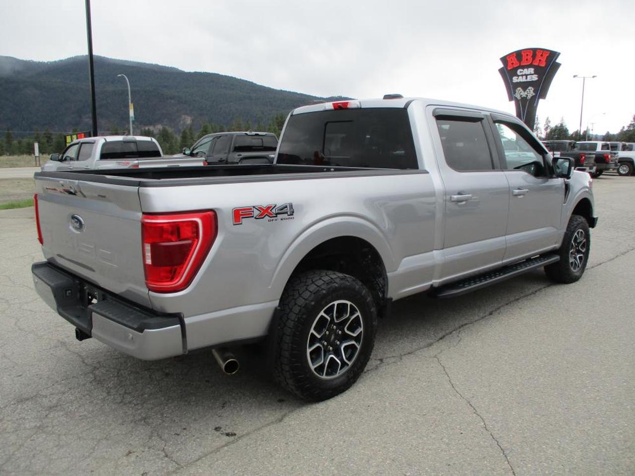 2022 Ford F-150 XLT 302A 4X4 Photo