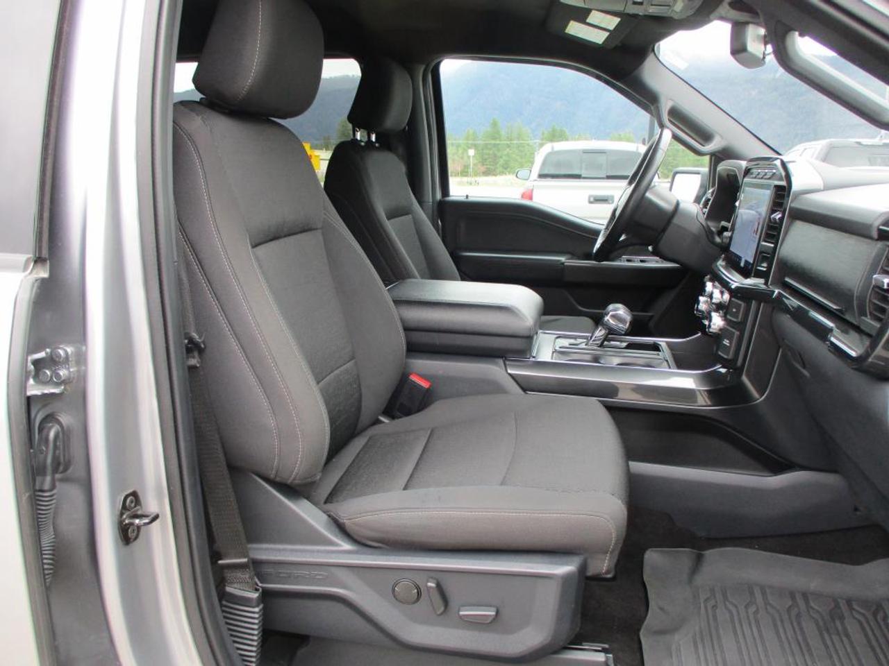 2022 Ford F-150 XLT 302A 4X4 - Photo #13