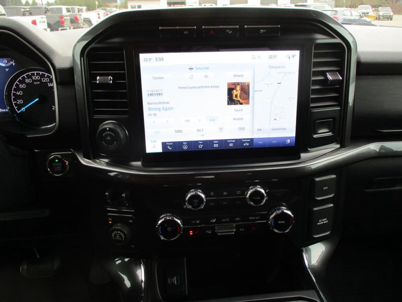 2022 Ford F-150 XLT 302A 4X4 Photo