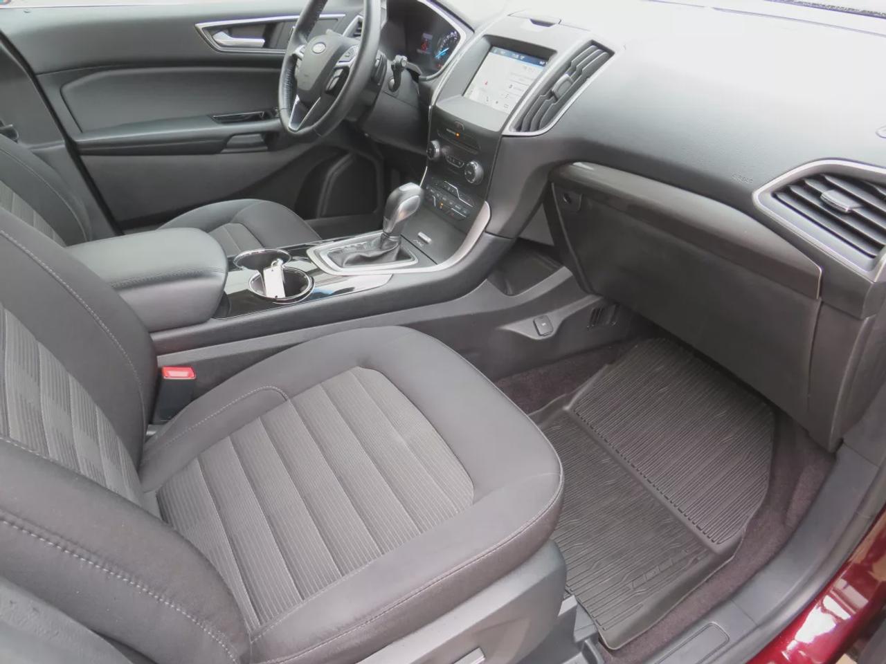 2017 Ford Edge SEL | Rare | LOW KM!! | Clean Title No Accidents | Navigation | Reverse Camera | Digital Touchscreen | Heated Seats | Photo