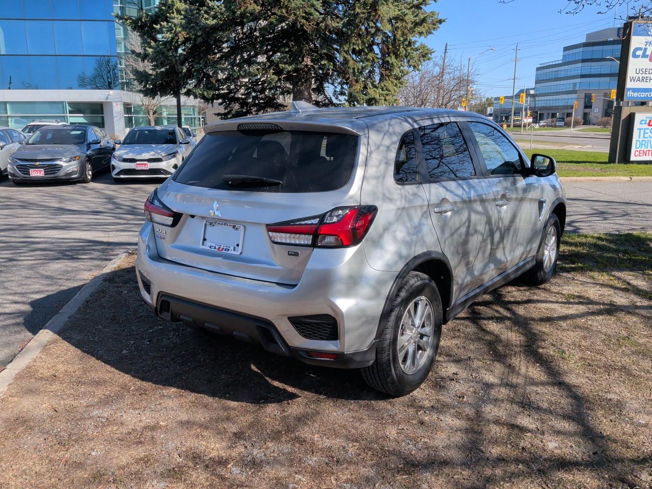2024 Mitsubishi RVR SE Photo3