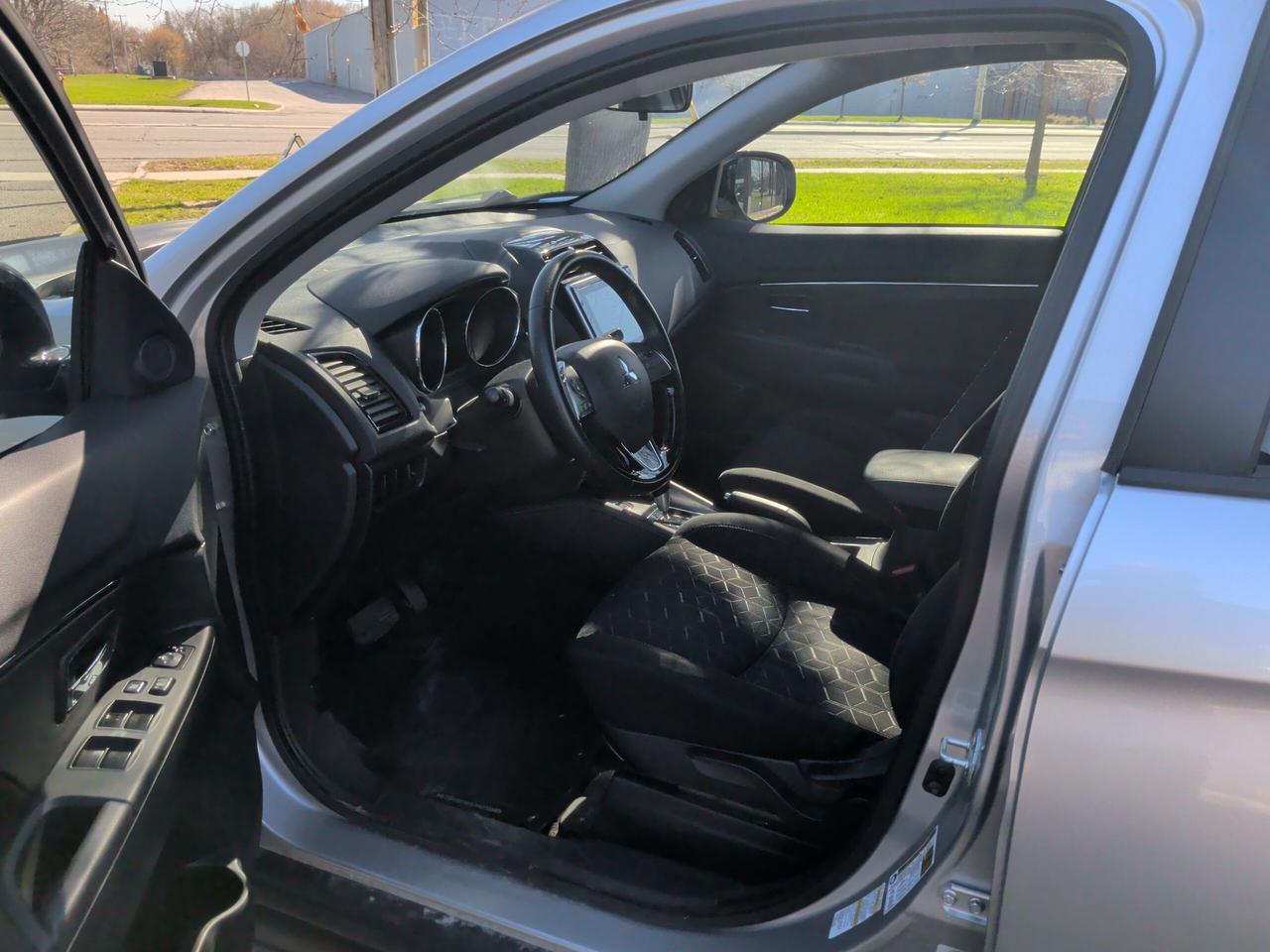 2024 Mitsubishi RVR SE Photo