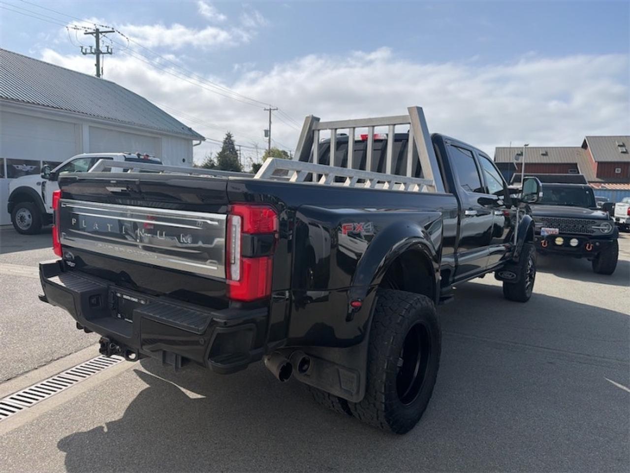 2024 Ford F-450 SUPER DUTY Platinum  - Leather Seats Photo4