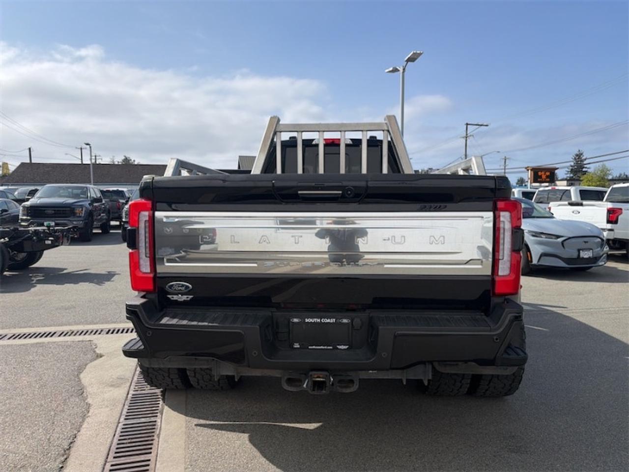 2024 Ford F-450 SUPER DUTY Platinum  - Leather Seats Photo3