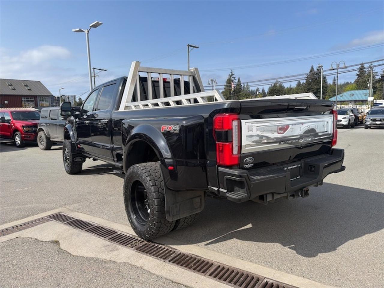 2024 Ford F-450 SUPER DUTY Platinum  - Leather Seats Photo2