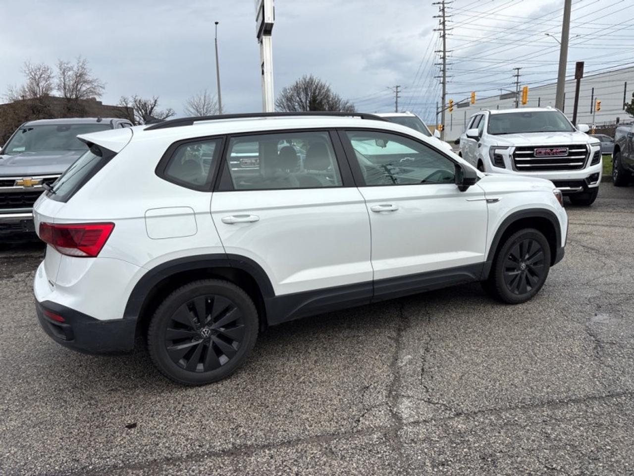 2022 Volkswagen Taos Trendline  - Heated Seats Photo